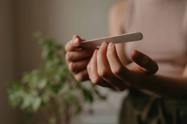 Ongles à domicile : l'art de la manucure chez vous